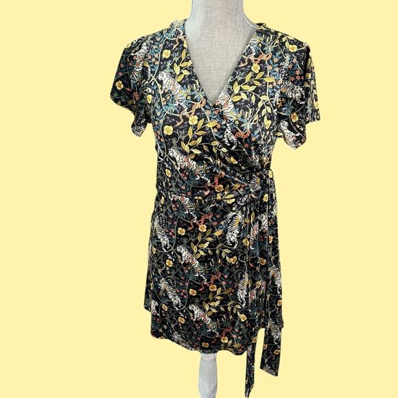 Urban Outfitters Teresa Velvet Tiger Floral Wrap Dress Small - Picture 1 of 13